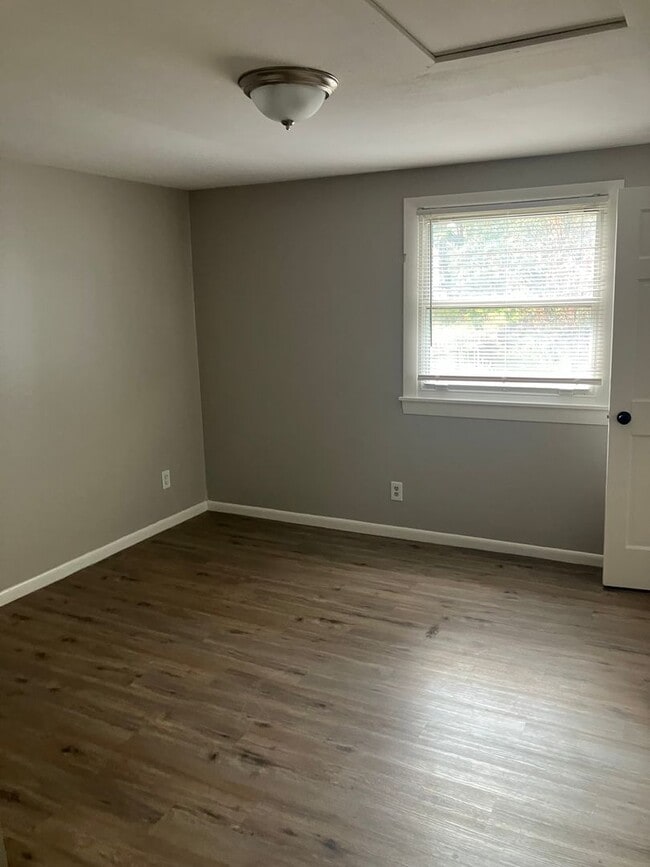 Building Photo - Mattydale 3 BR ranch 1.5 baths, attached g...