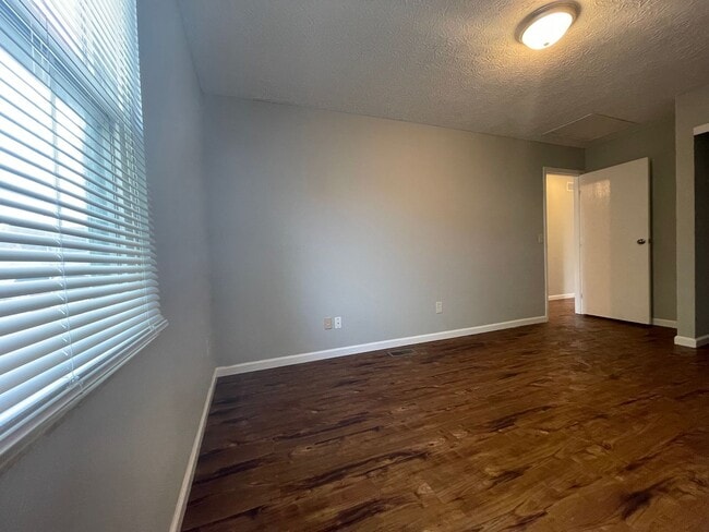 Building Photo - 4821 Lady Jane Ave