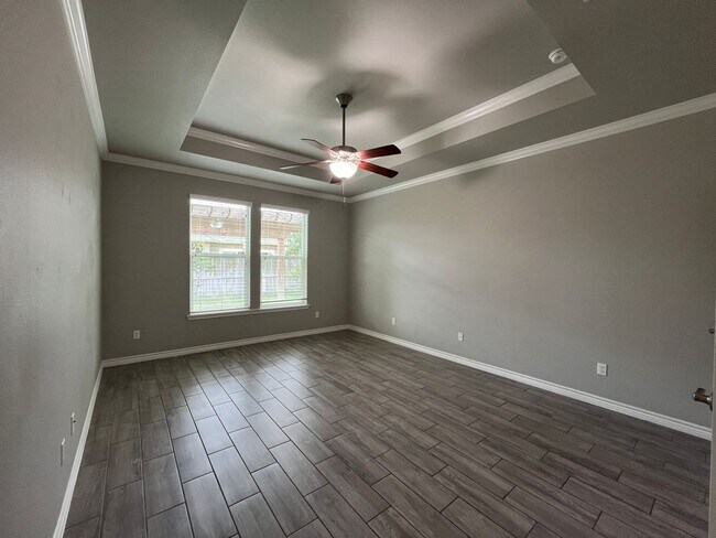 Building Photo - WALKING DISTANCE FROM OSO BAY WETLAND PRES...