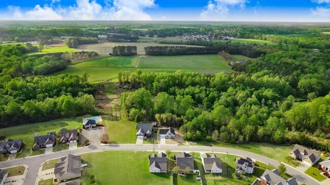 Building Photo - 312 Kingston Cir