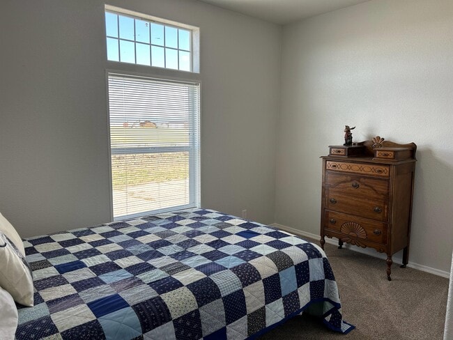 Building Photo - 2 N Shoshone Trail