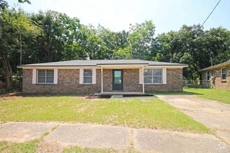 Building Photo - 7055 Coronado Dr