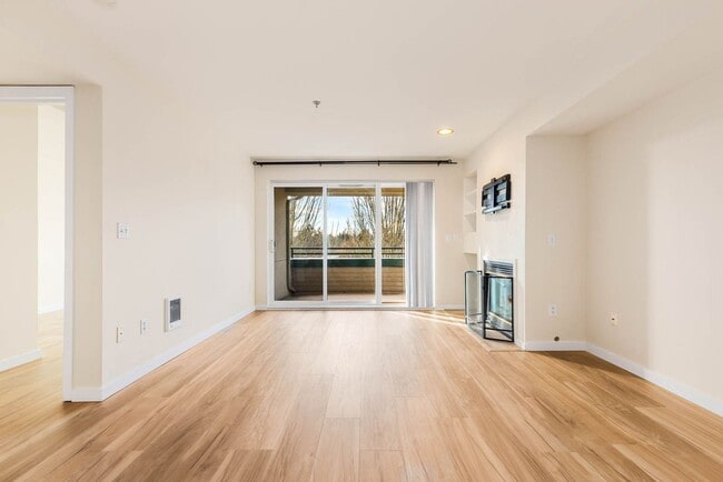 Building Photo - 8750 Greenwood Ave N