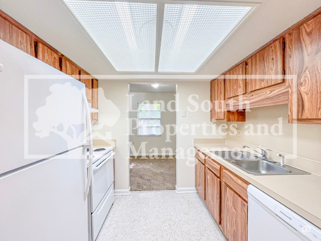 Building Photo - 3016 Skipper Pl