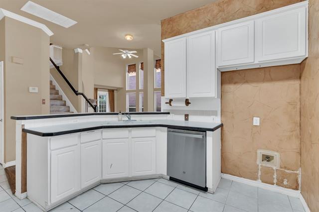 Building Photo - 3104 Sawtooth Dr