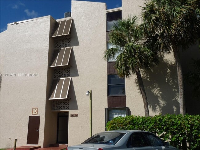 Building Photo - 14301 N Kendall Dr