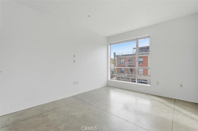 Building Photo - 285 W 6th St