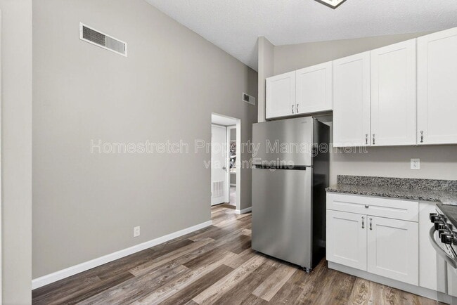 Building Photo - 3333 Green Pasture Dr