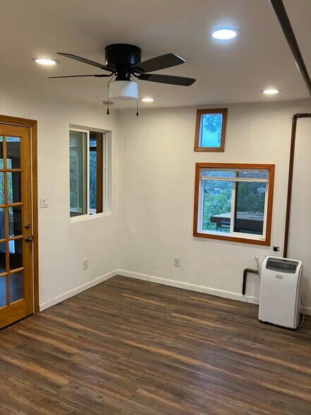Building Photo - 22933 Portage Circle Dr