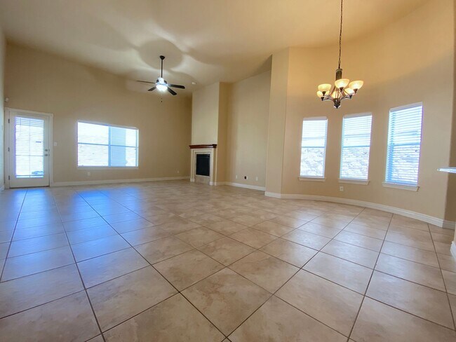 Building Photo - Sandstone Ranch Estates 3 bed with Refrig A/C