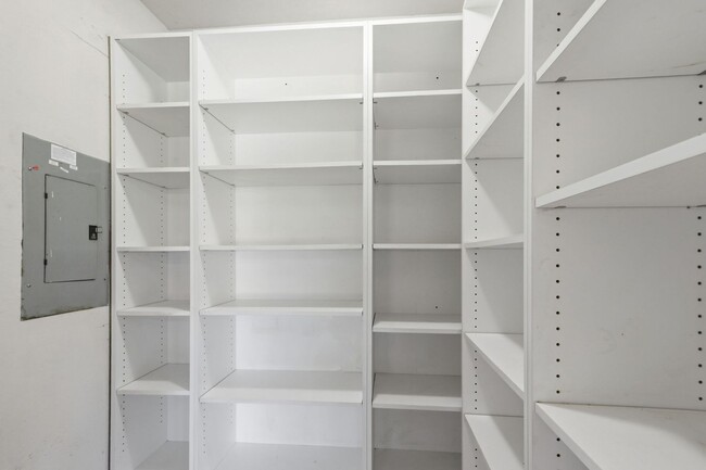 Building Photo - Stunning 3,488 Sq. Ft. Home with Pool & 3-Car Garage