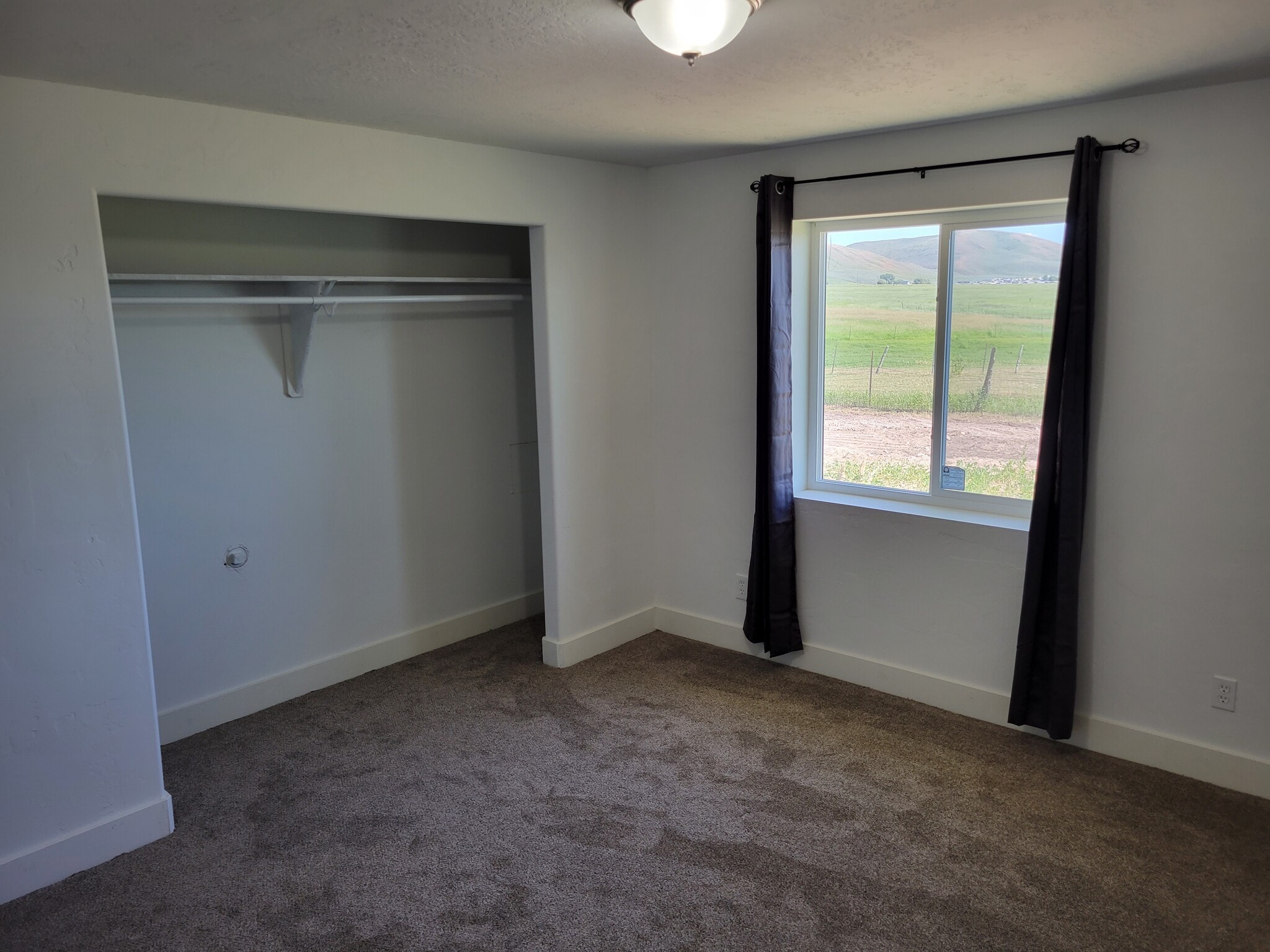 Building Photo - 317 Arrowhead Dr