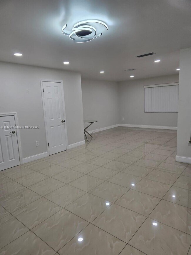 Building Photo - 6395 SW 136th Ct