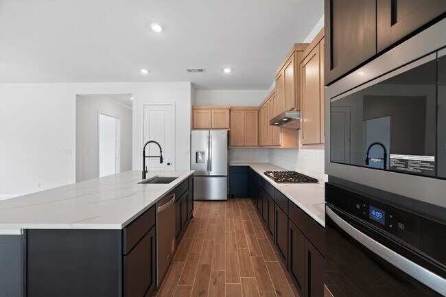Building Photo - 16231 Sheridan River Trl