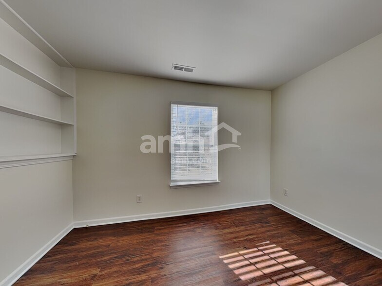 Building Photo - 15730 Lakepoint Forest Dr