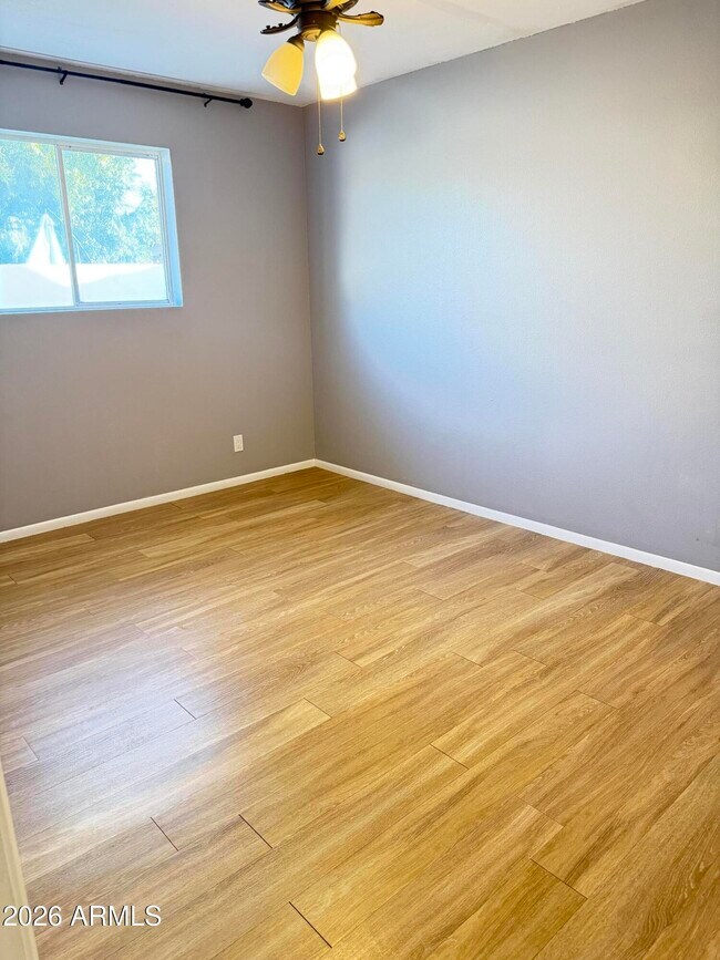 Building Photo - 114 S Lesueur