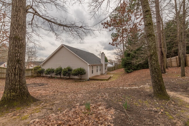 Building Photo - 3 BD 2 BA  Fenced Ranch with Bonus Room