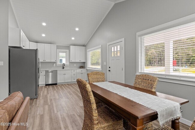 Building Photo - 163 Long Pond Lp