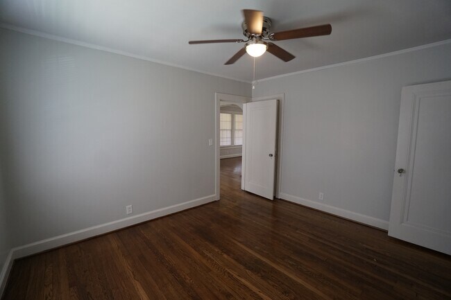 Building Photo - 7223 1st Ave S