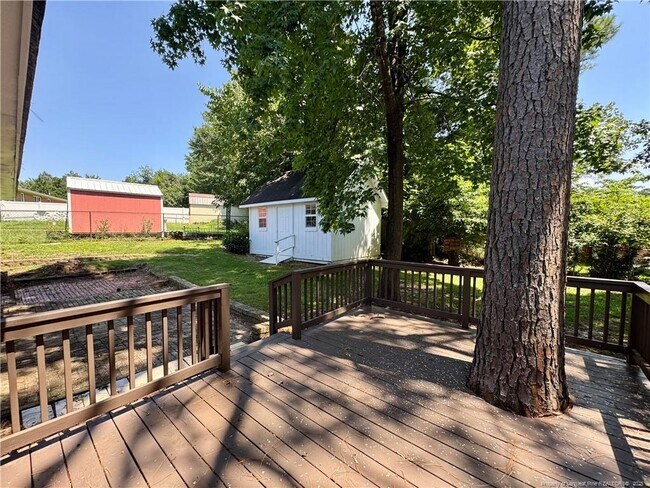 Building Photo - 7605 Jennings Ln