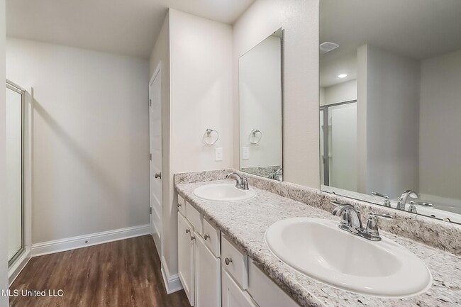 Building Photo - 6559 Eastland Cir