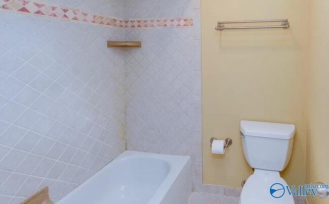 Building Photo - 207 Mountain Ridge Dr SE