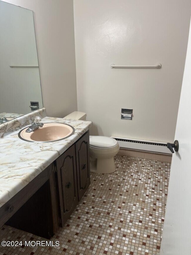 Building Photo - 105C Buckingham Dr