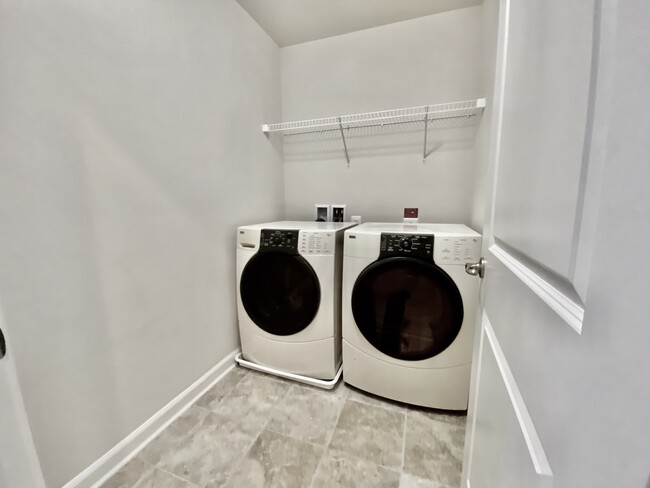 Washer & Dryer - 20709 Duxbury Ter