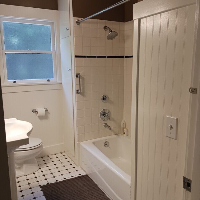 Central Bathroom - 5591 Lawton Ave
