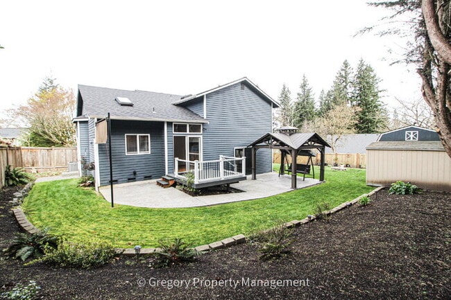 Building Photo - Well Maintained 1st Time Rental 4bed 3bath 2 Car 2076sf New Paint. Huge Fenced Backyard A/C