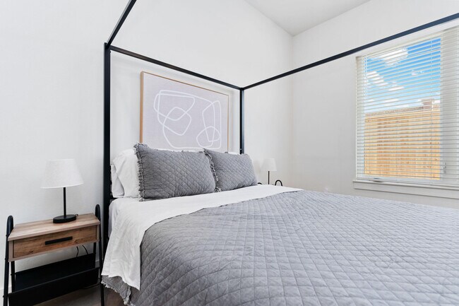 Building Photo - 4513 22nd Pl