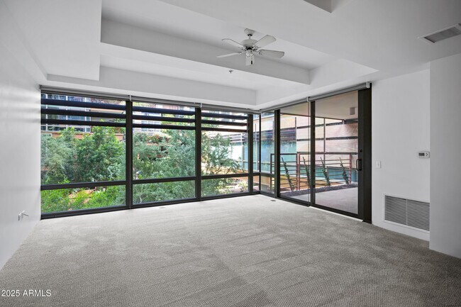 Building Photo - 7137 E Rancho Vista Dr