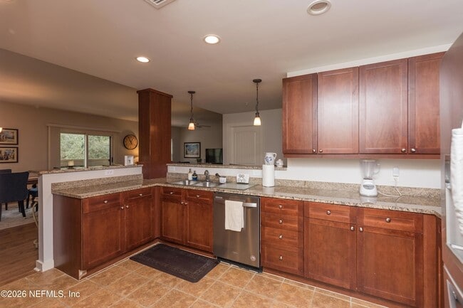 Building Photo - 945 Registry Blvd