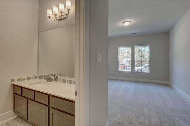 Building Photo - 115 Keechie Creek Ct