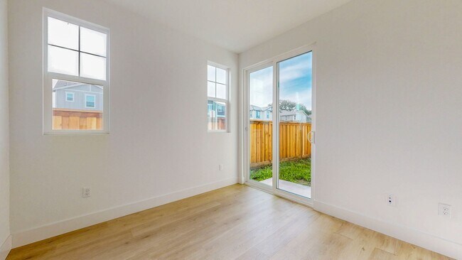 Building Photo - 2782 Sassy St