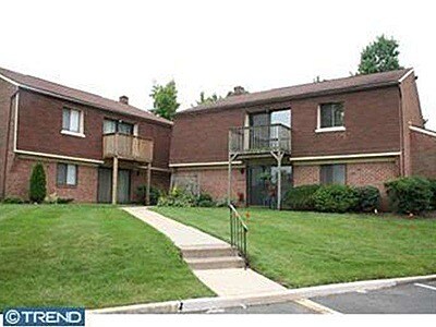 Entrance - 208 Meadow Woods Ln