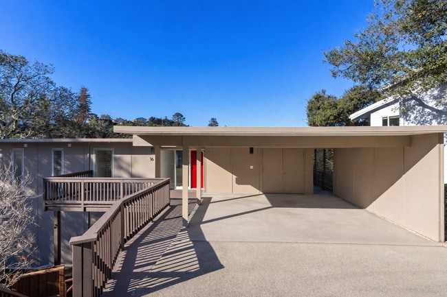 Building Photo - 16 Echo Ln