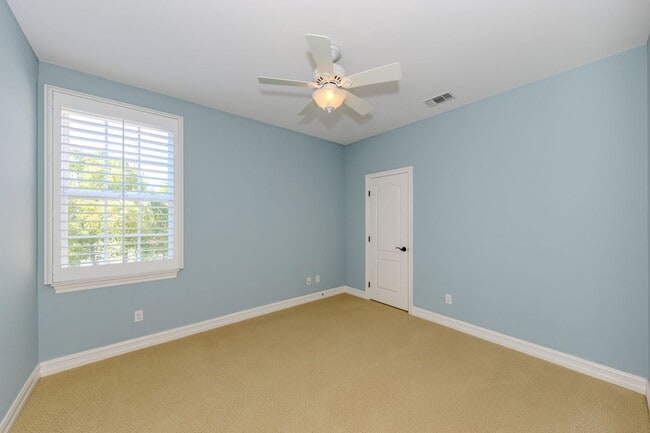 Building Photo - 3811 Belgain Ln