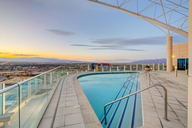 Building Photo - Newport Lofts 1813