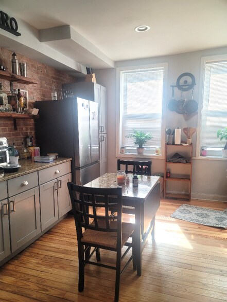 Building Photo - 503 W Lexington St