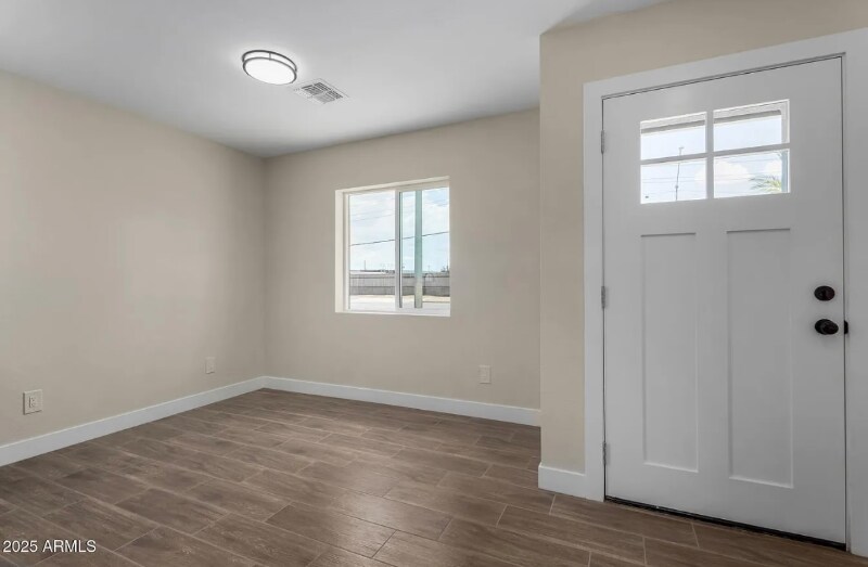 Building Photo - 1009 S 17th Ave