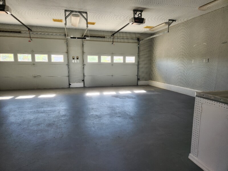 Building Photo - 8195 S Vandemoer Ln