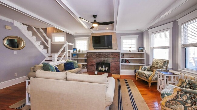 Building Photo - 26 S Oakland Ave