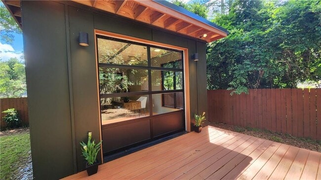 Building Photo - 2132 Clairmont Rd