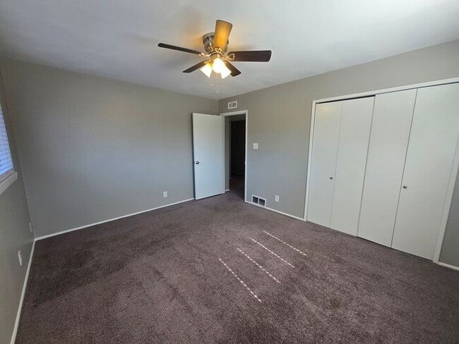 Building Photo - Spacious in Carrollton