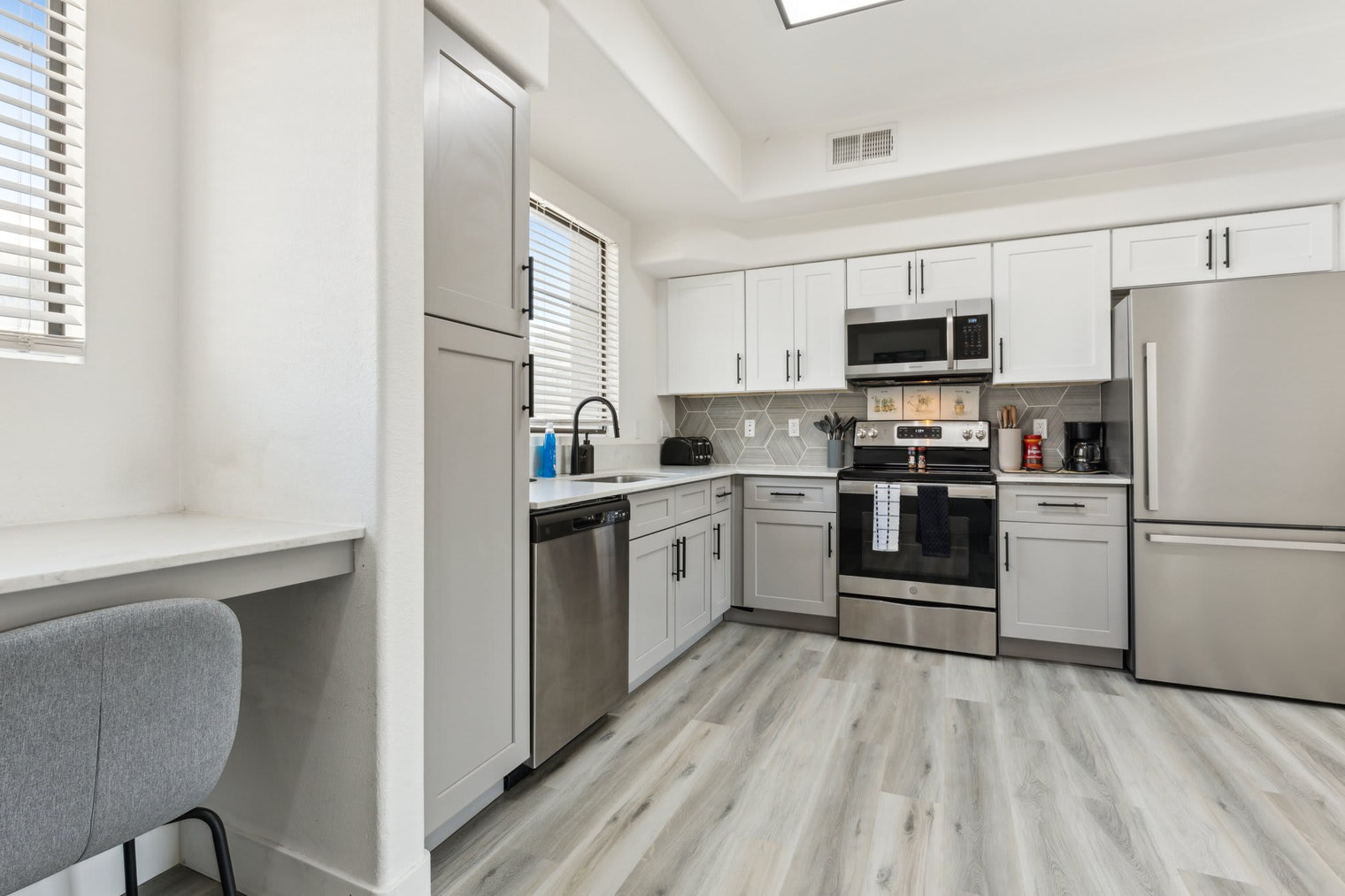 Building Photo - 6610 N 93rd Ave