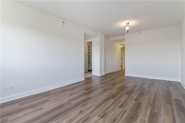 Building Photo - 1501 Clairmont Rd