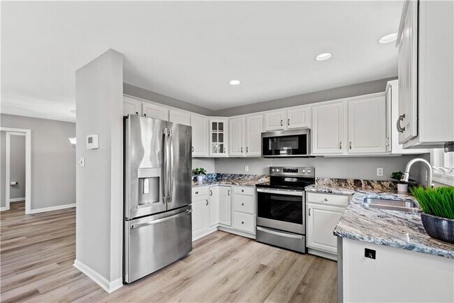 Building Photo - 9704 Sundance Dr