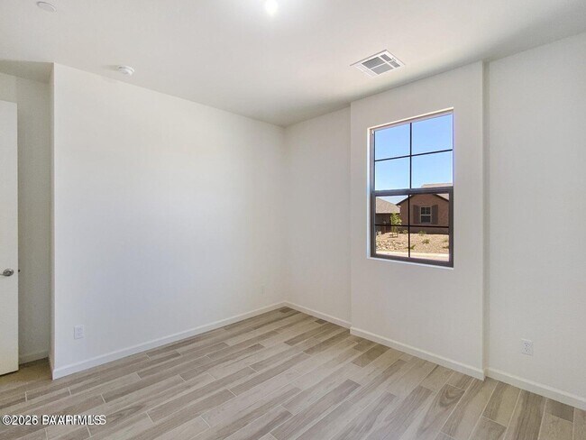 Building Photo - 832 Eugene Rd