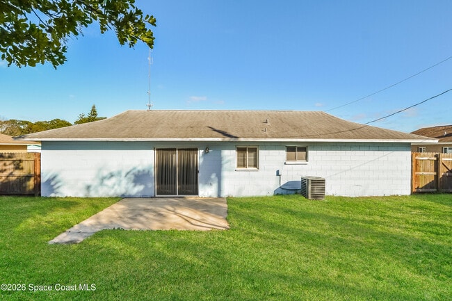 Building Photo - 2000 Burning Tree Dr